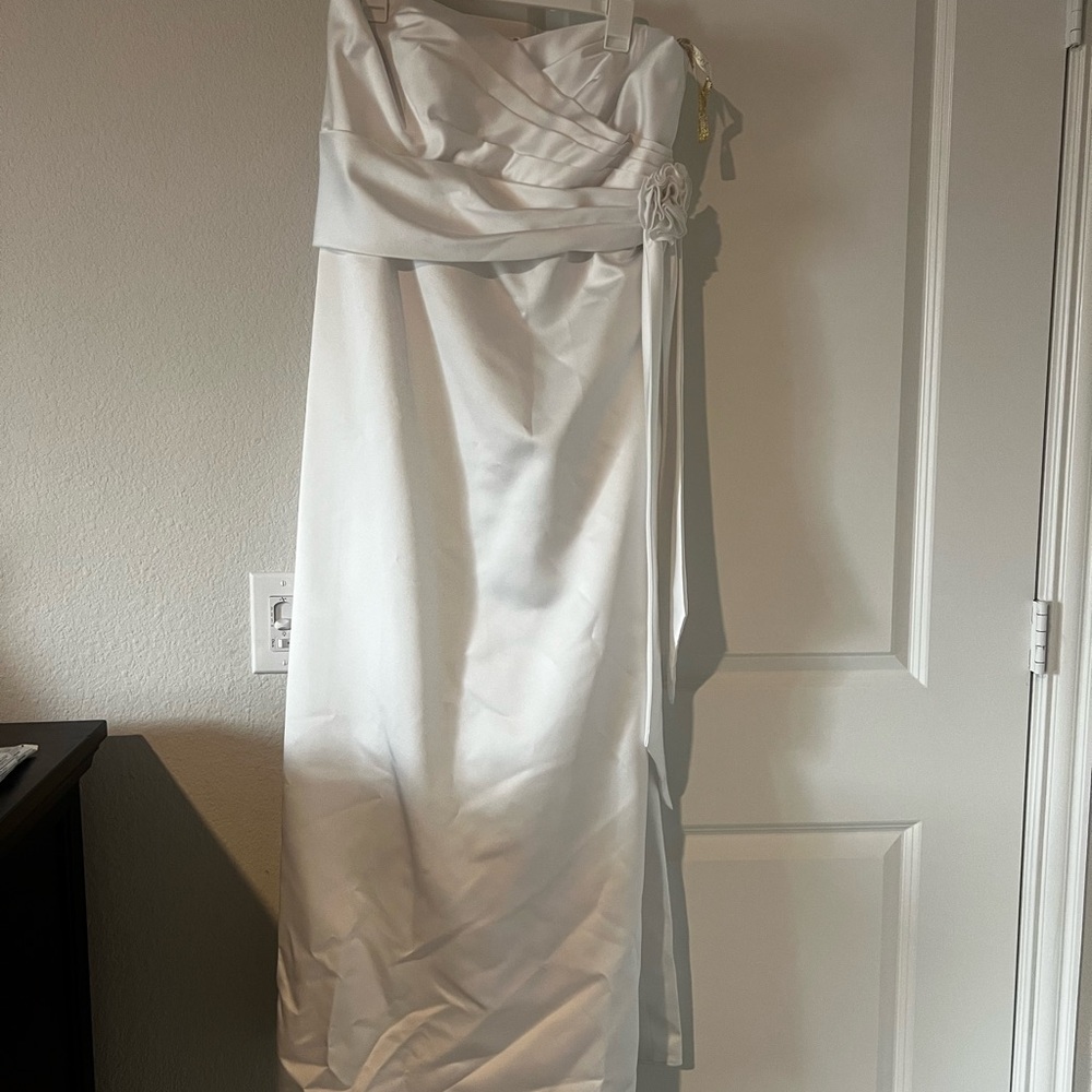 Elegant White Wedding Dress